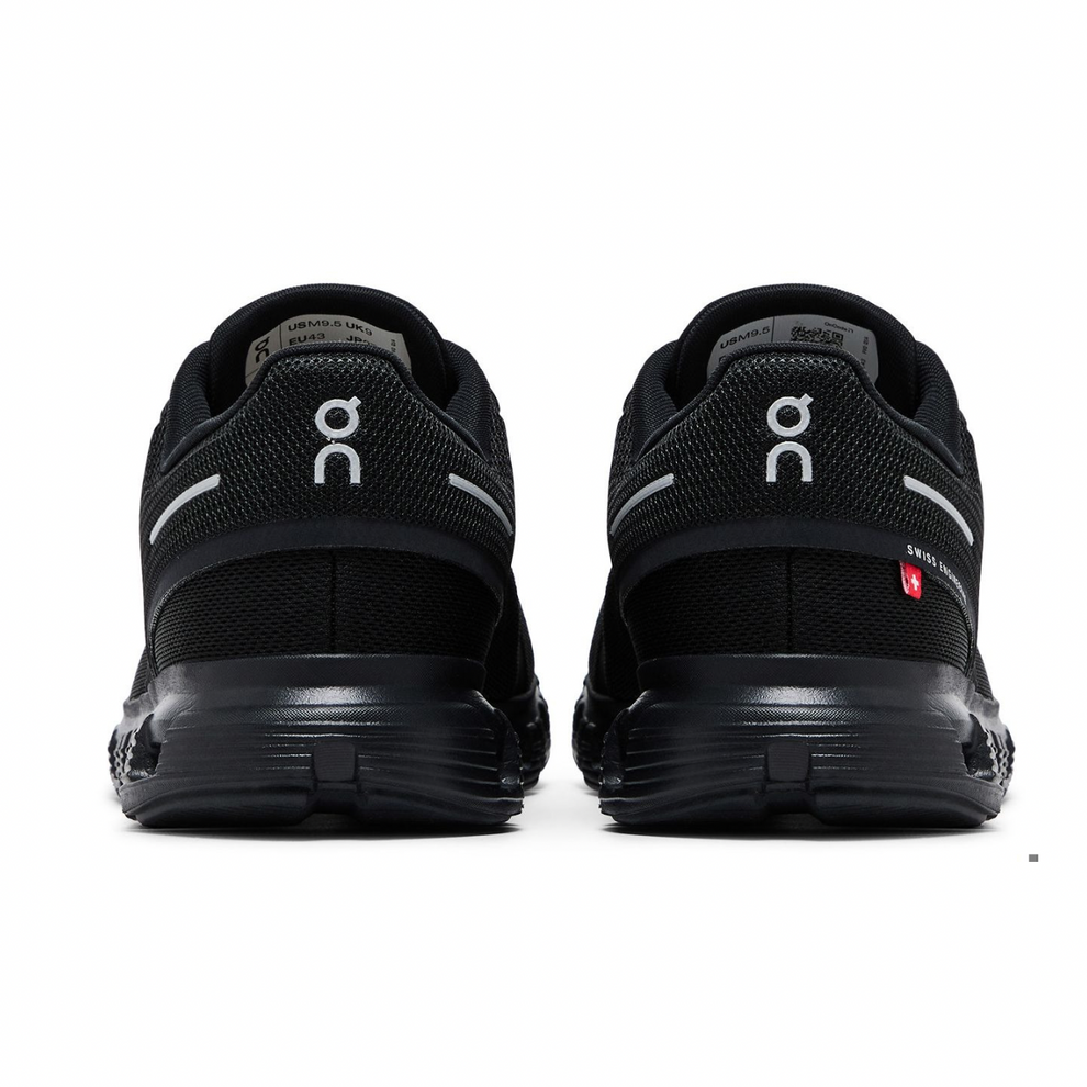 On Running Cloud 6 'Triple Black'