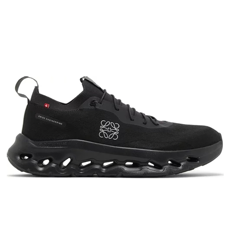 LOEWE x OnCloudtilt All
black