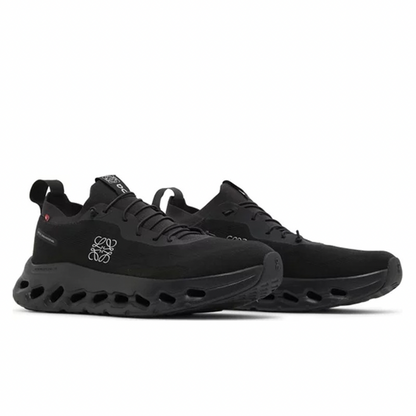 LOEWE x OnCloudtilt All
black